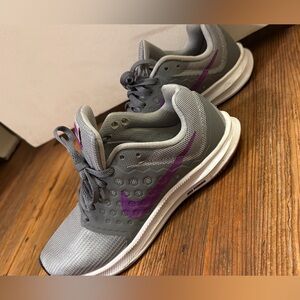 Nike Gray Sneakers with Purple Accents